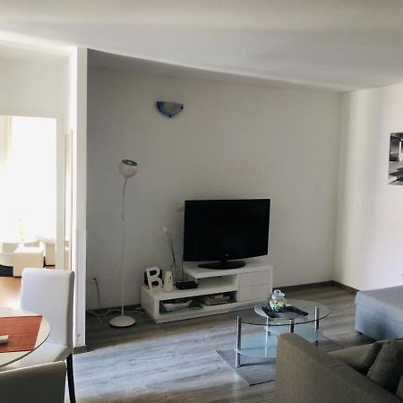 West Wall Apartment สปลิท ภายนอก รูปภาพ