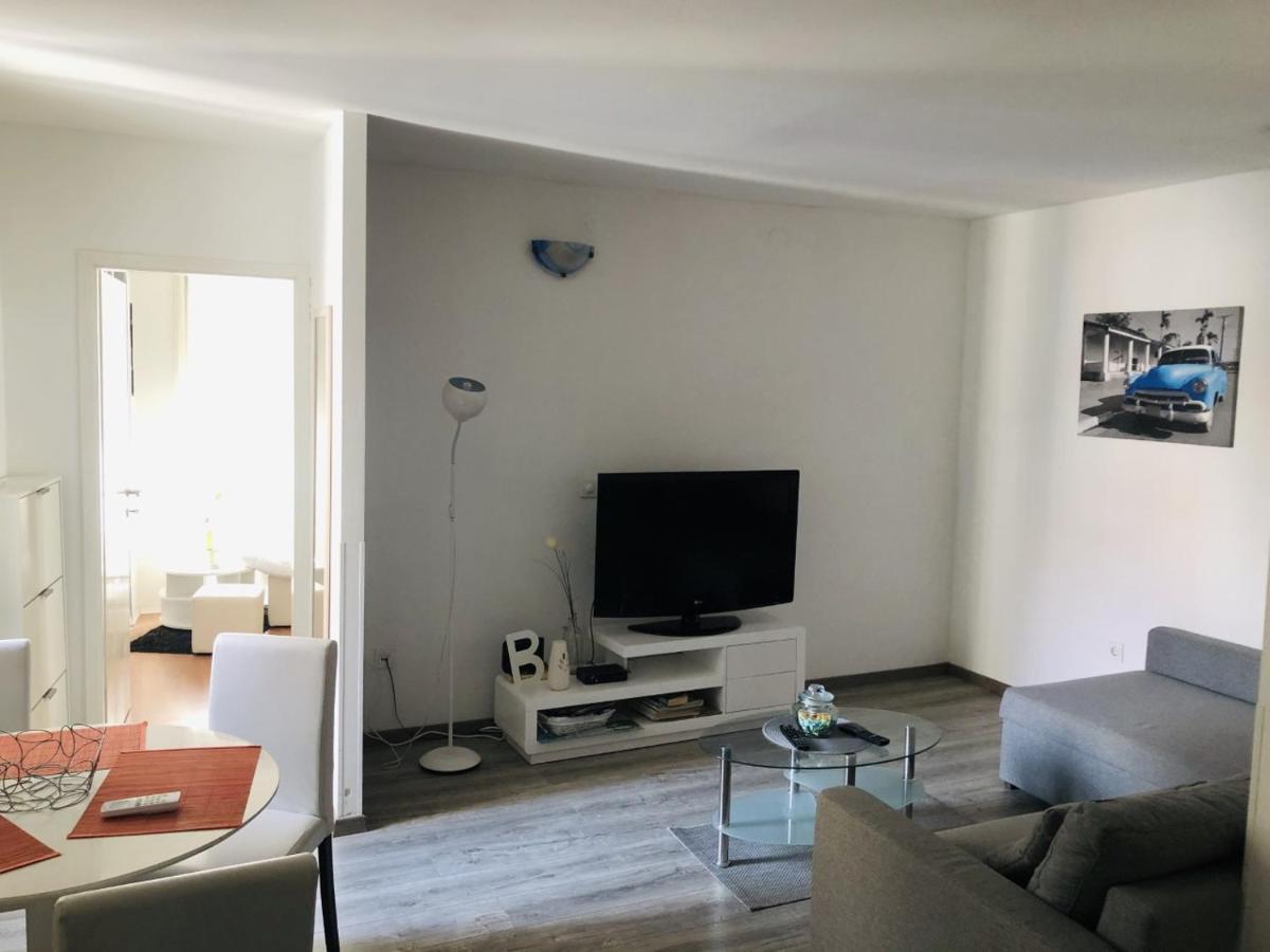 West Wall Apartment สปลิท ภายนอก รูปภาพ