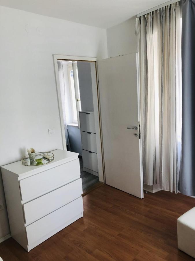 West Wall Apartment สปลิท ภายนอก รูปภาพ