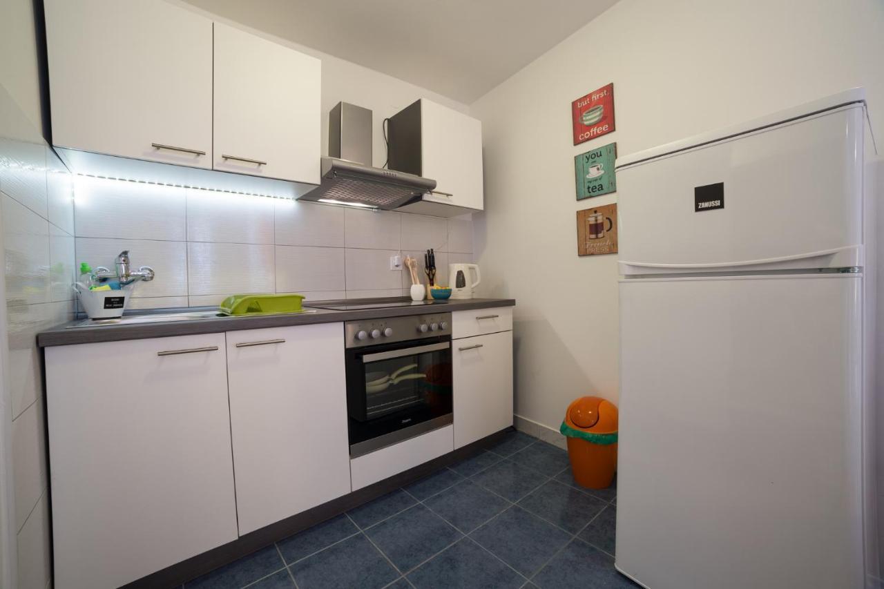 West Wall Apartment สปลิท ภายนอก รูปภาพ