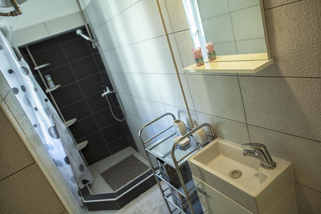 West Wall Apartment สปลิท ภายนอก รูปภาพ
