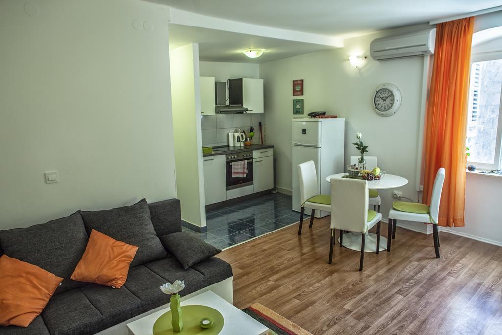 West Wall Apartment สปลิท ภายนอก รูปภาพ