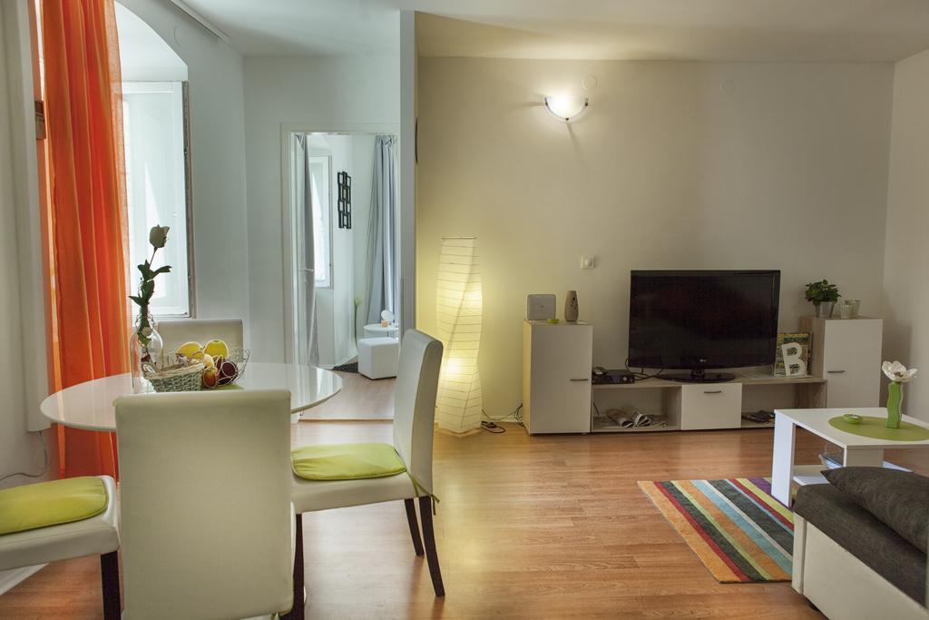 West Wall Apartment สปลิท ภายนอก รูปภาพ