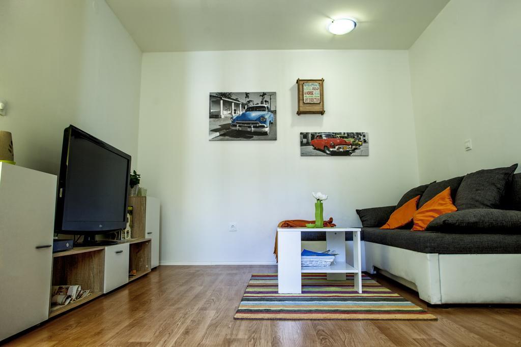 West Wall Apartment สปลิท ภายนอก รูปภาพ